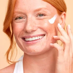 Biodermal SPF50+ Matterende Zonnefluïde voor je Gezicht