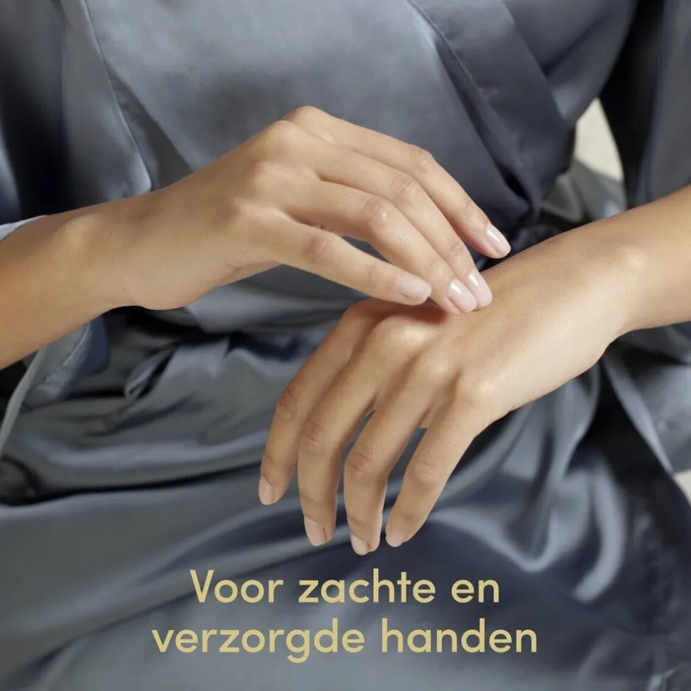 Dove Fine Silk Verzorgende Handzeep