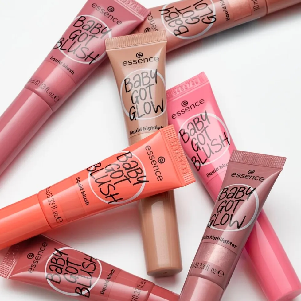 Essence Baby Got Glow 30 Breezy Bronze Liquid Highlighter