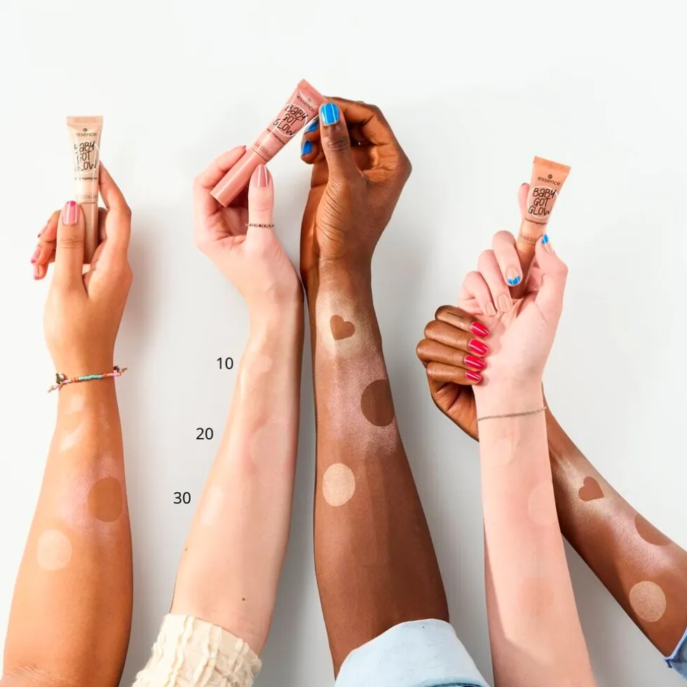 Essence Baby Got Glow 10 Sassy In Silk Liquid Highlighter