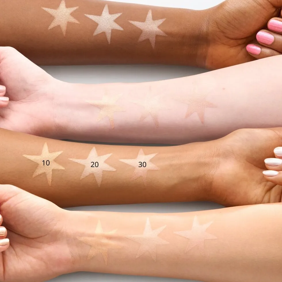 Essence Soft Touch 30 Glazing Gleam Bouncy Glow