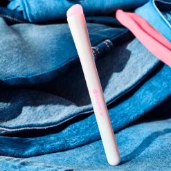 Essence The Jeans Club Lip & Cheek Silicone Brush