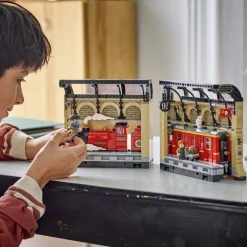 LEGO Harry Potter 76450 Boekensteun de Zweinstein Express