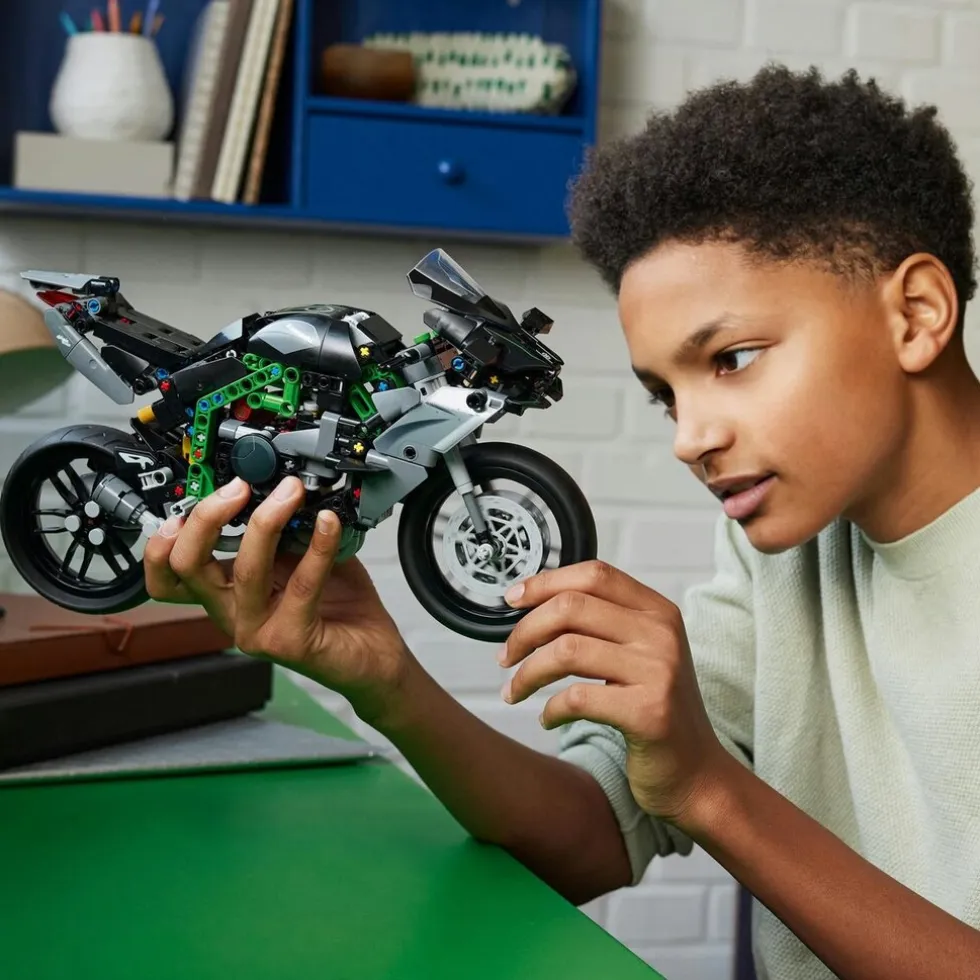 LEGO Technic 42170 Kawasaki Ninja H2R