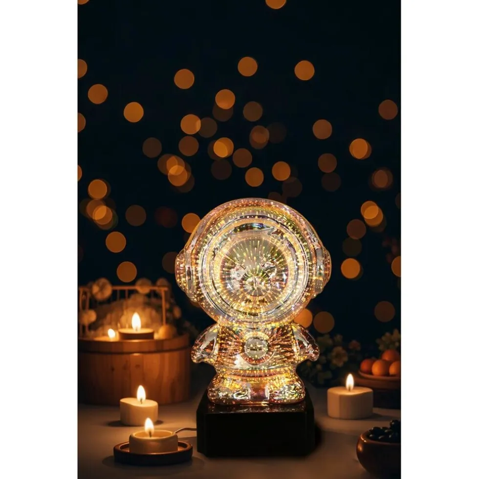 Villa Volance Astronaut Lamp